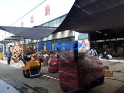 福瑞得機(jī)械微動(dòng)態(tài)--座駕壓路機(jī)、手扶壓路機(jī)、灌縫機(jī)包裝發(fā)貨