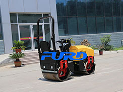 抓住特色打通渠道，全液壓小型壓路機(jī)廠家順利發(fā)展